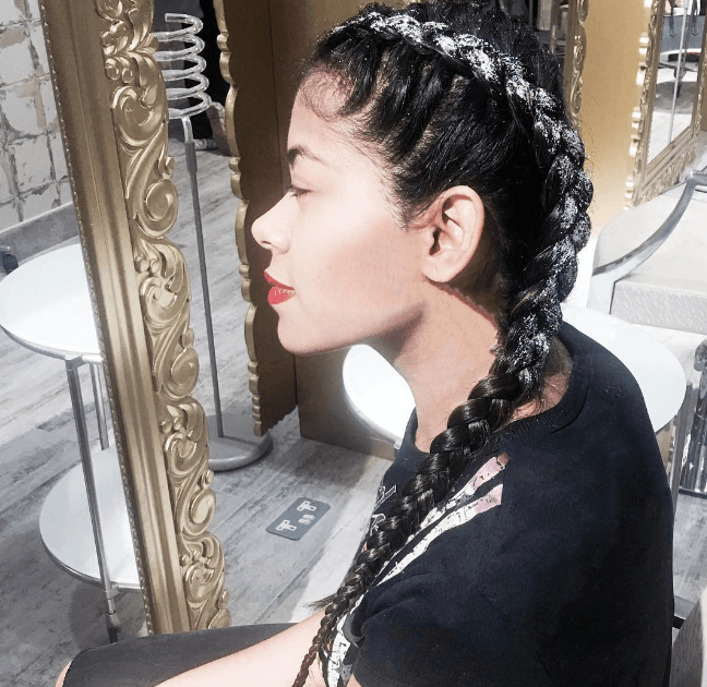 glitter braid : cornrows avec paillettes argentées