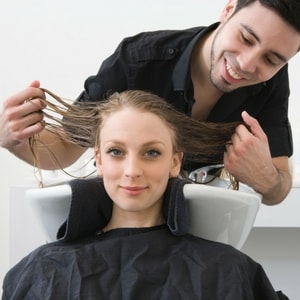 Femme chez le coiffeur