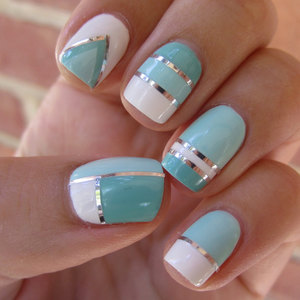 le striping tape est idéal pour débuter dans le nailart