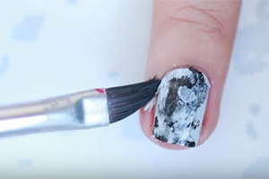 tuto manucure moonstone